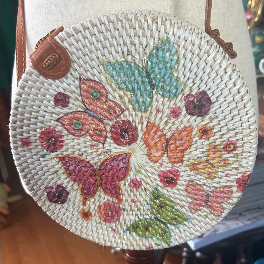 Round Wicker Rattan Butterflies Bag - Picture 5 of 10
